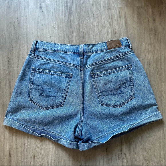 American Eagle High Waist Denim Mom Short - Picture 2 of 5
